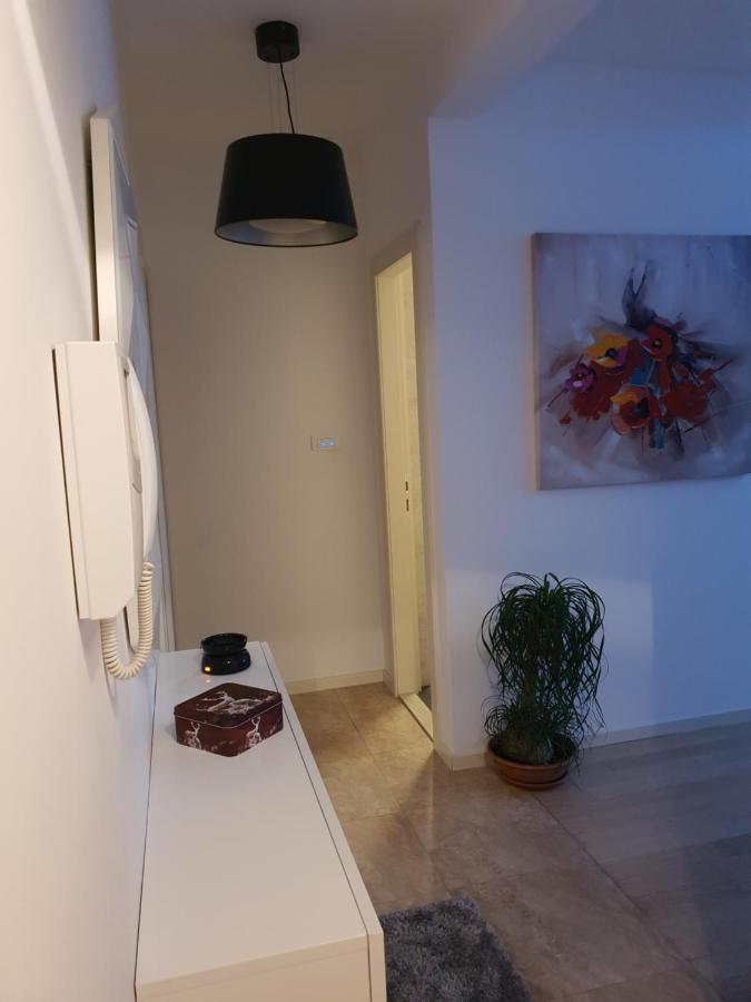 Adela Apartments 3 Morska Vila Split Exterior photo